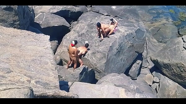 A PRAIA DE NUDISMO MAIS QUENTE DO RIO DE JANEIRO, NAS PEDRAS O SEXO ACONTECE COM MUITO TESÃO.