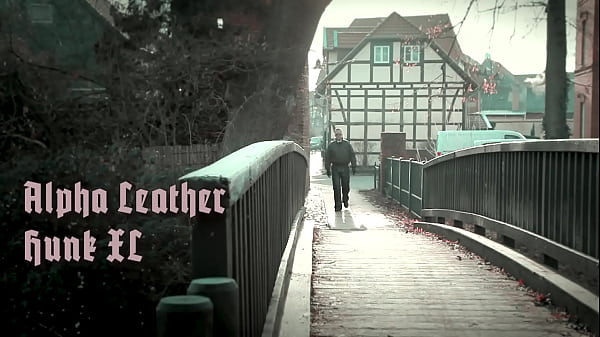 Alpha Leather Hunk XL 7 (Voyeur View   Cum Shots XL)