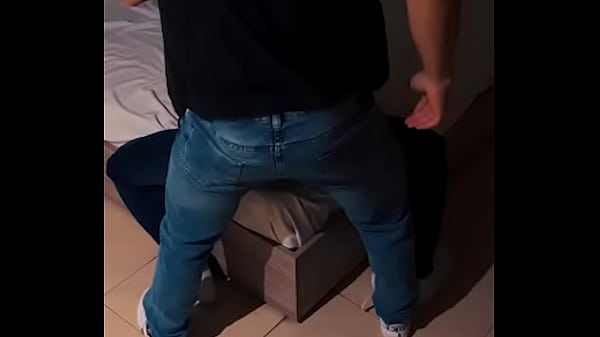 Convenciendo a heteros virgen a que follen mi culo