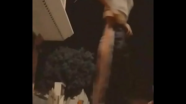 Desnudandome en la calle  y masturbándome analmente en público