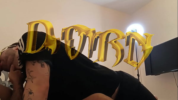 Dois moleque tatuado de lupa se comendo no maior tesão (COMPLETO NO RED)