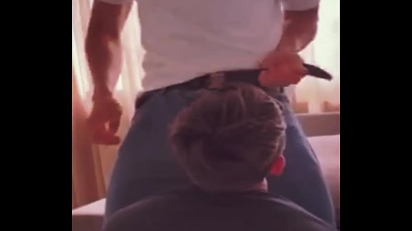 El hetero atletico me folla tomado y piensa que soy su novia