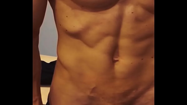 Follo con un extraño en los vestidores y duchas del GYM monto su verga