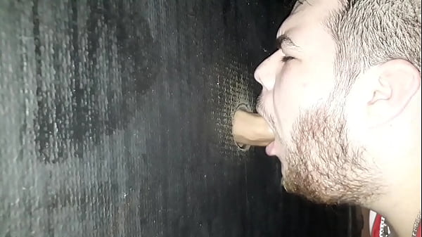 Fui no Glory Hole de SP pela primeira vez – Parte 2/3 (COMPLETO NO XVIDEOS RED)