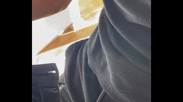 He fucks me before breakfast. PART 1