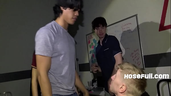 Jocks Gangbang A Loser – HoseFull