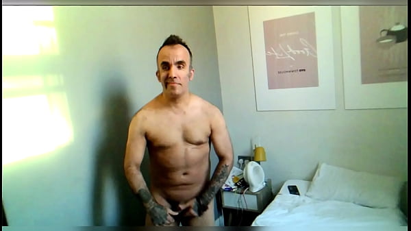 Latest Solo CAM (Aug 9) Horny Slut in London with Big Ass