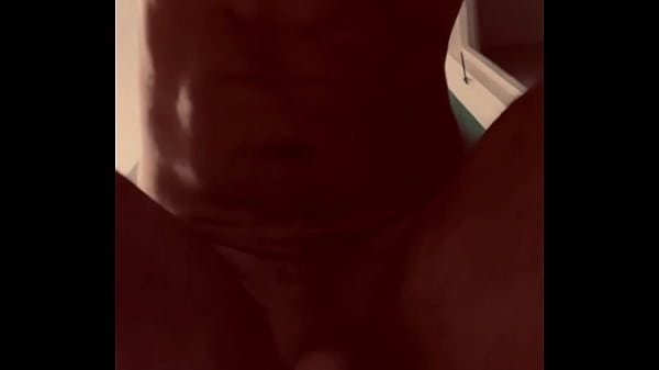 Me follo todo y gimo de gustito