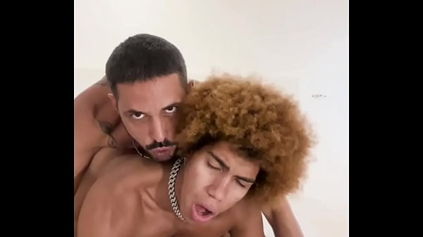 Nos abrimos la cola mutuamente