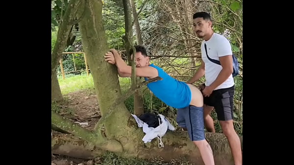 O MEU NOME É ANDRÉ, TENHO 18 ANINHOS E GOSTO MUITO DE IR AO PARQUE, MAMAR ROLA E DAR O CUZINHO PARA HOMEM CASADO. ME SINTO UMA PROSTITUTA COMPLETA QUANDO TODOS SE SATISFAZEM DENTRO DE MIM.