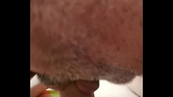 Oso maduro latino quiere desayunar