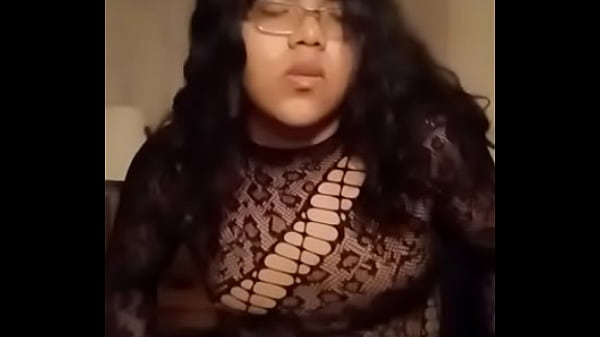 Puta se folla con su juguete de plastico