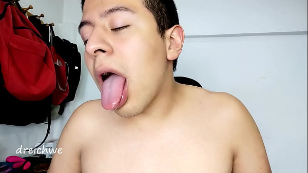 Salivando la toda la boca