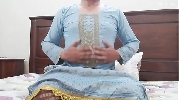 SANA CROSSY EXPOSING ASS IN HOT DRESS SOLO