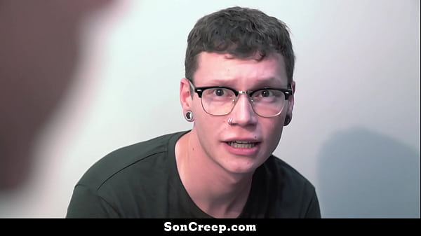 Stepdad Making His Stepson Gag on His Thick Meat – Soncreep