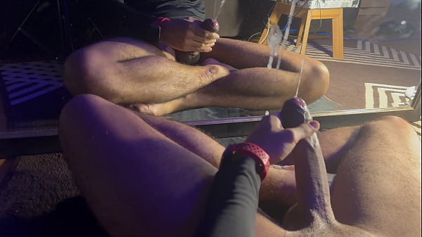 twink dotado bbc 24cm socando uma ate jorrar leite