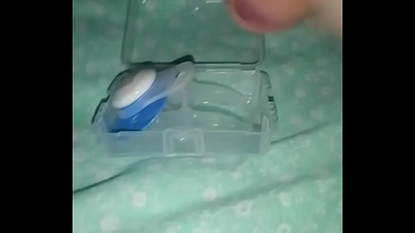 Une bonne giclé pour sa tétine