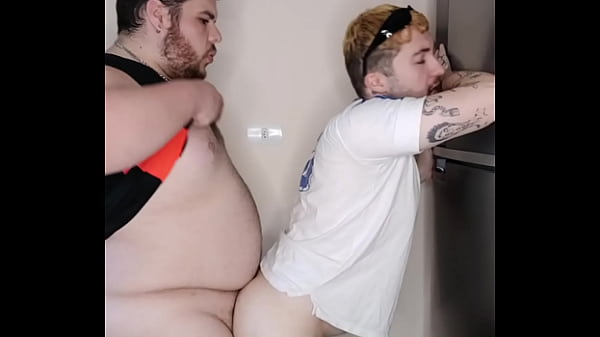 Ursão chupou meu último picolé então tive que chupar o picolé dele (COMPLETO NO RED)