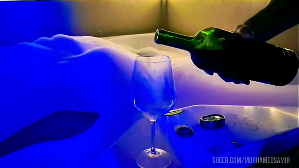 VEM FUDER COMIGO NESSA BANHEIRA DE ESPUMA