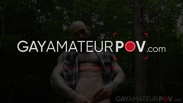 Buff tattooed Axel Reed shoots a hot load after jerking his big cock