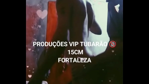 CHUPANDO O CUZINHO DESSE NOVINHO NERD ATÉ FICAR BEM MOLHADINHO.