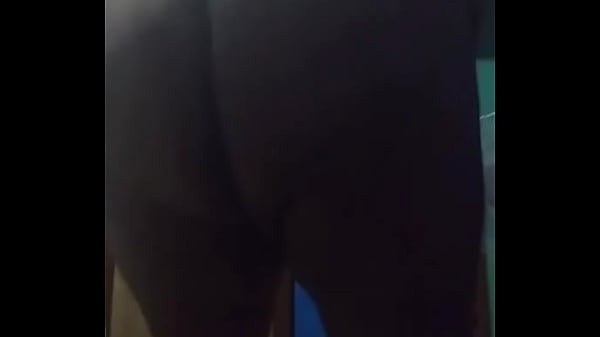 Culo gordo rebotando como una puta