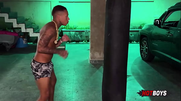 Dando pro meu amigo safado