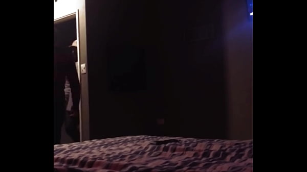 El marido de mi vecina pasado de copas me folla salvajemente