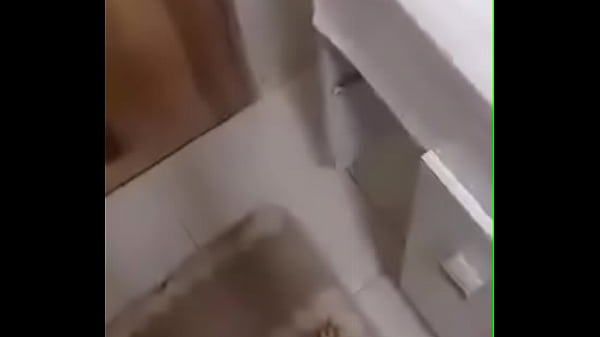 Eu Ravy mostrando o meu cuzinho