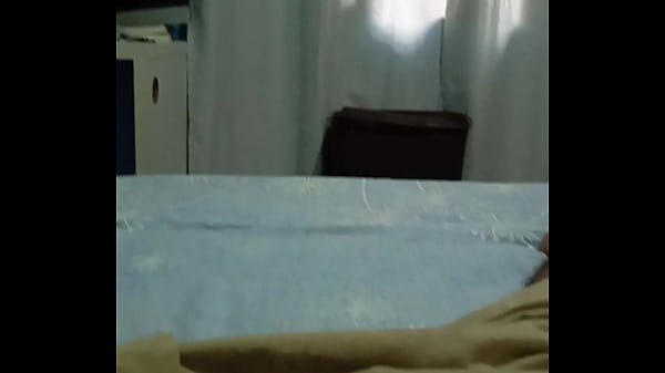 Garoto negro da rola grande e grossa