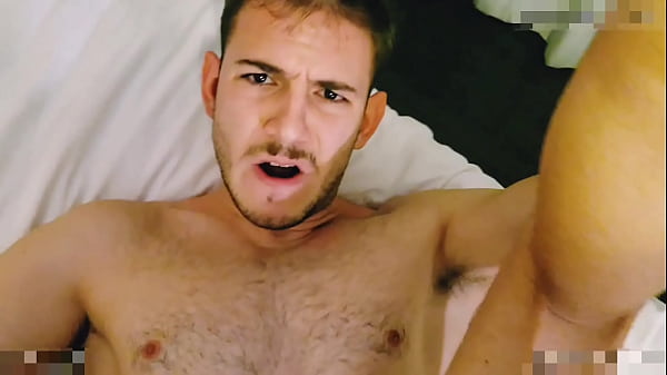 Insistió para que llene su culo de leche!