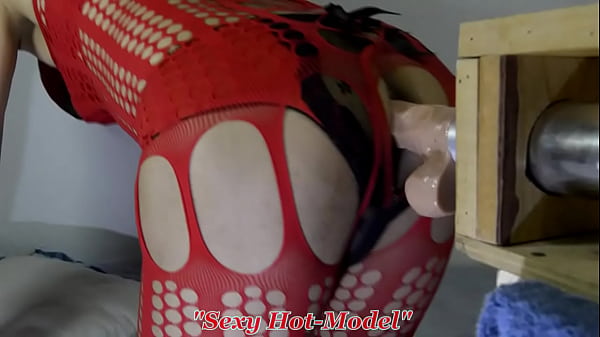 Jugando Con Dildos Y Vestido Con Babydool Rojo Super Sexy