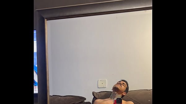 macho dotado brincando com o cuzinho com dildo de 23cm part 1