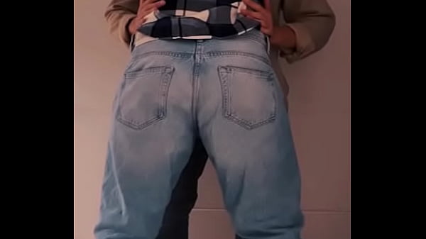 Toco por primera vez al hetero atlético de la universidad y me folla salvajemente