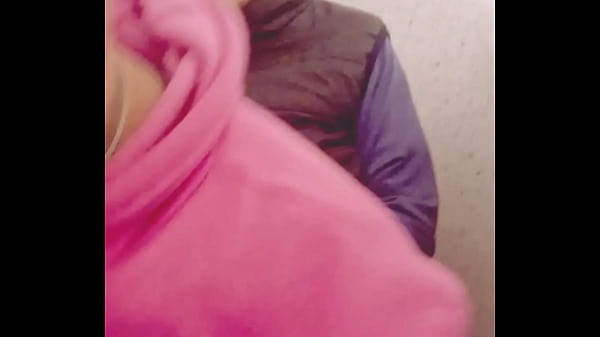 Agustin(28) hetero de trampa, de Villa de Mayo, me conoce a Mariano Bextor por Grindr;  cita en baños publicos de estacion de tren Don Torcuato para llenarlo de leche