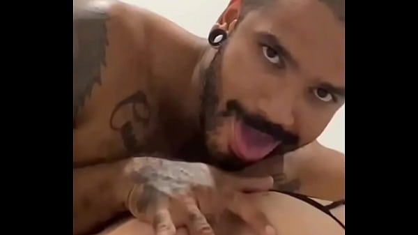 Castiguei sem pena a cuceta da putinha