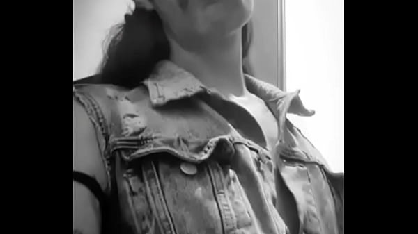 Il cazzone duro, splendente del pirata etrusco.