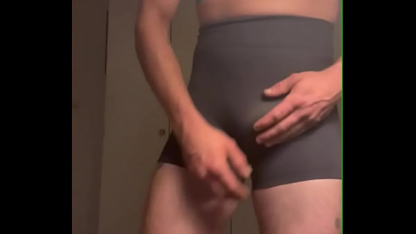 I’m trying out some new clothes directly and fresh from girls locker room at the gym