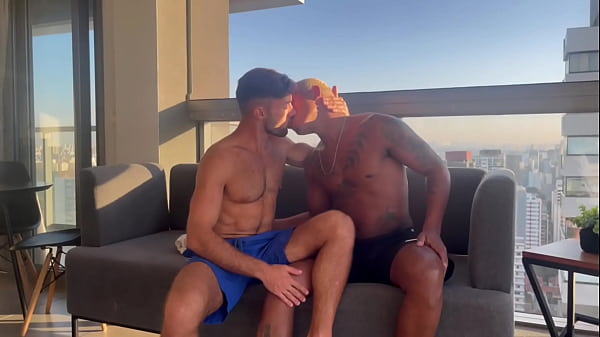 Leitando o cu do francês. – Free