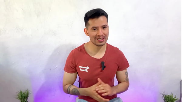 Canadiense dotado de 23cm penetra a pelo al joven mexicano en el hotel de la playa! Relato sexual