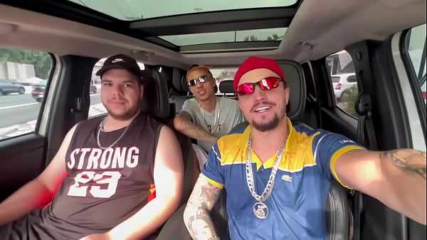 Dupla de Malokas Dotados Fodem Meu Rabão Parte 1 (COMPLETO NO XV RED E SHEER) Os Manos da quebrada se revezam pra comer meu cu. Helyo & Erick Diaz Comem Gordinho no pêlo