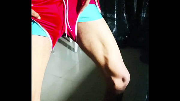 I’m suspecting that one g@y guy sucked my dick in my dreams, I woke up to see my boxer wet