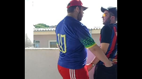 Ursão maloka comendo branquinho tatuado na laje (COMPLETO NO RED)