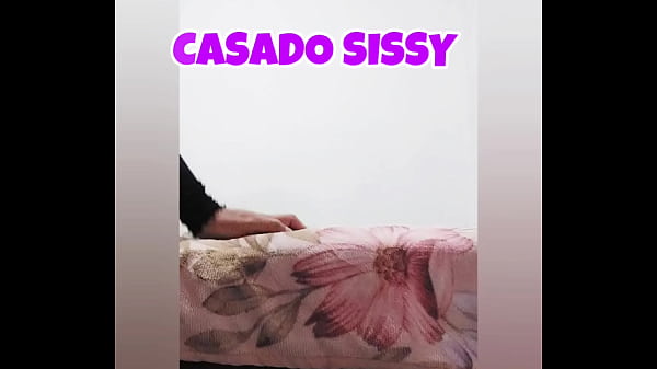 CASADO SISSY MOSTRANDO O RABO