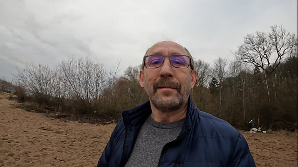 Мастурбация у речки