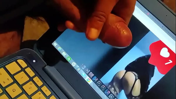 Delicioso tributo a mis nalgas calientes