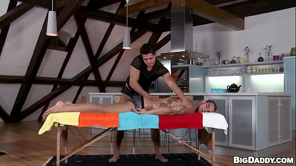 GAYWIRE – James Goes To Spa To Get A Full Body Massage But Masseur Angelo Godshack Wants To Gives Him More Than That