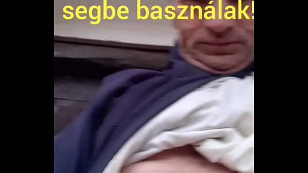 Kinek tetszik Janika farka?