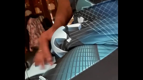 Lucky goldencoin presents bottom bulge boy’s new singlet