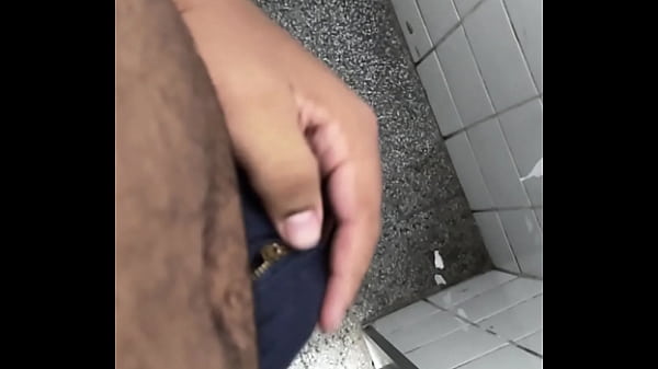 Pau duro no trabalho